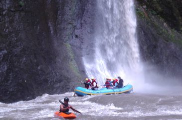 Sarapiquí River Rafting //
Photo Credit to ICT Costarican Tourism Board