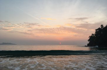 Sunrise on Talalla Beach // Photo credit to Esplanade Travel